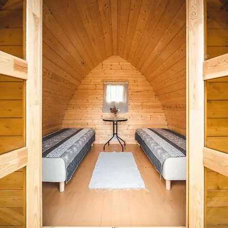 Metsaluige Turismitalu Camping Kabli